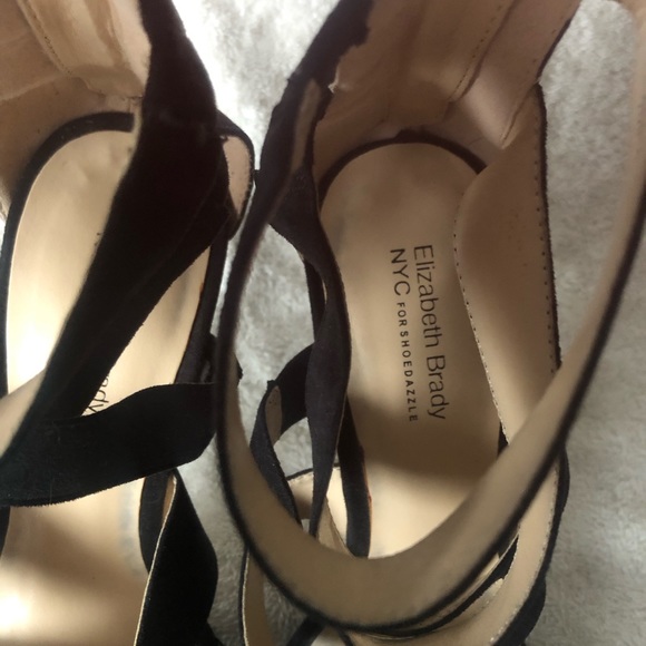 5 inch black Elizabeth Bradley heels - Picture 4 of 5